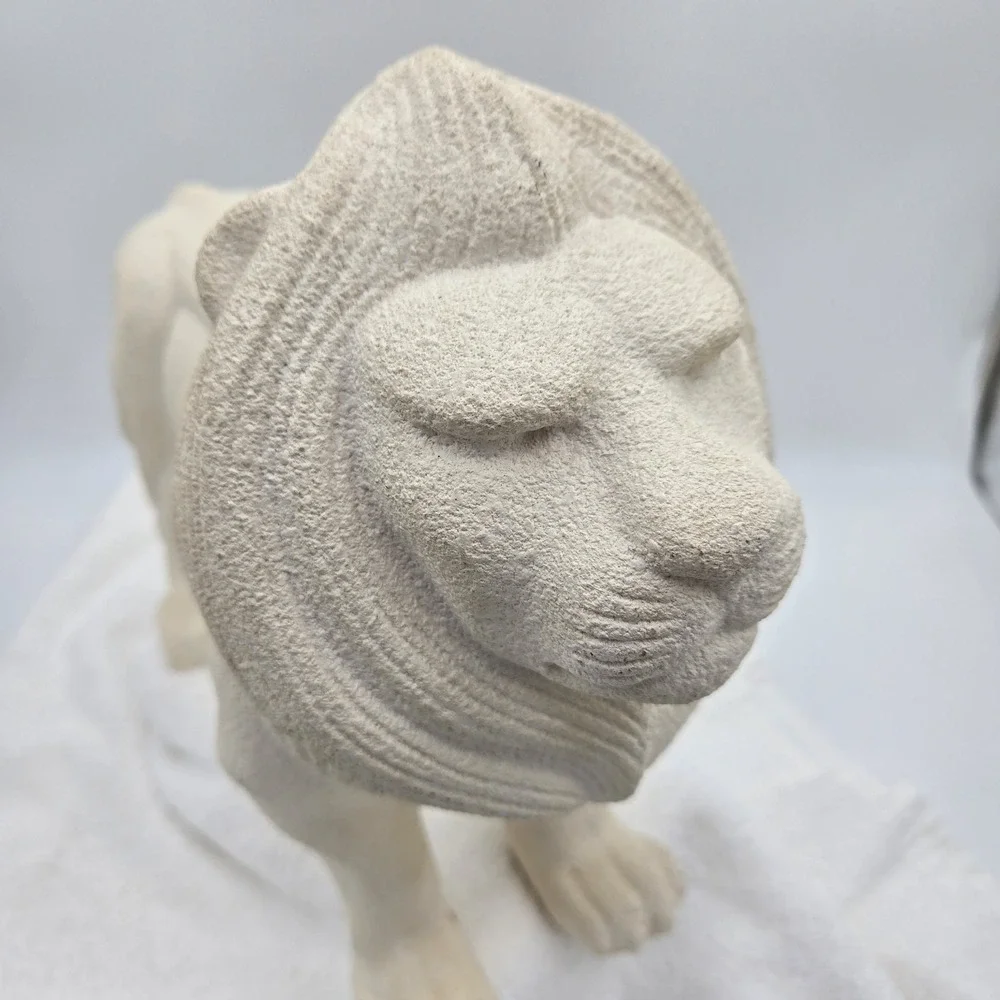 Sandstone Style Off White Lion King Simba Mufasa Narnia Statue Shelf Sitter Deco